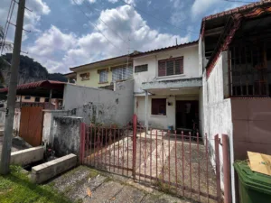 Teres 2 tingkat untuk dijual di Taman Lapangan Permai, Ipoh, Perak