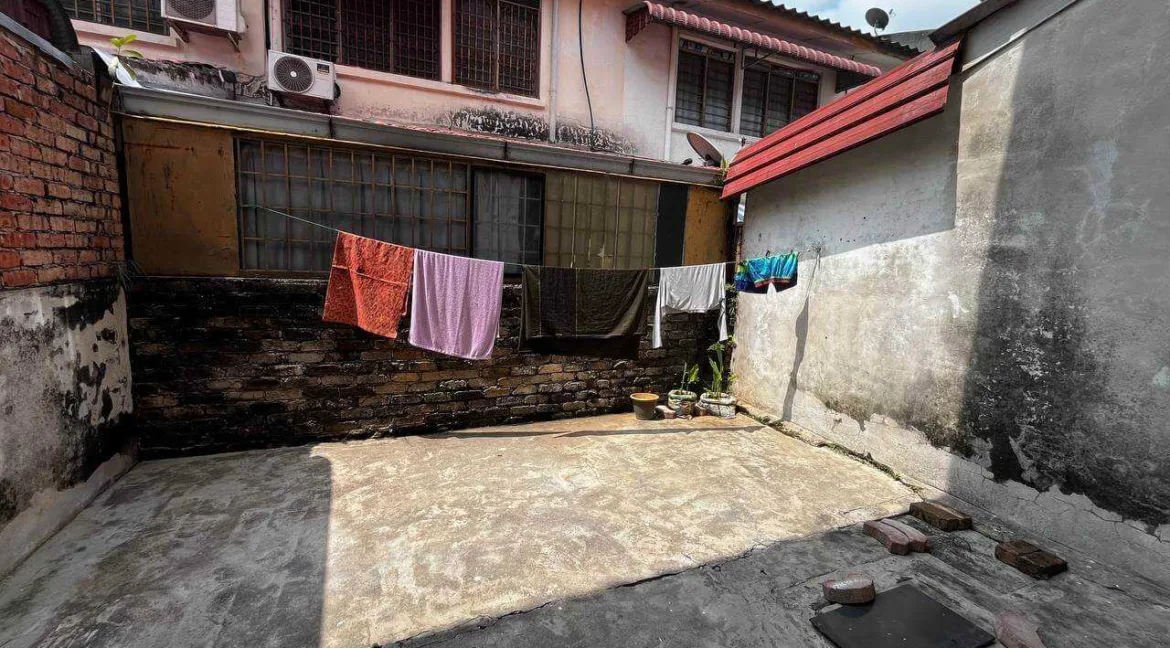 teres-2-tingkat-taman-lapangan-permai-gunung-rapat-ipoh-15