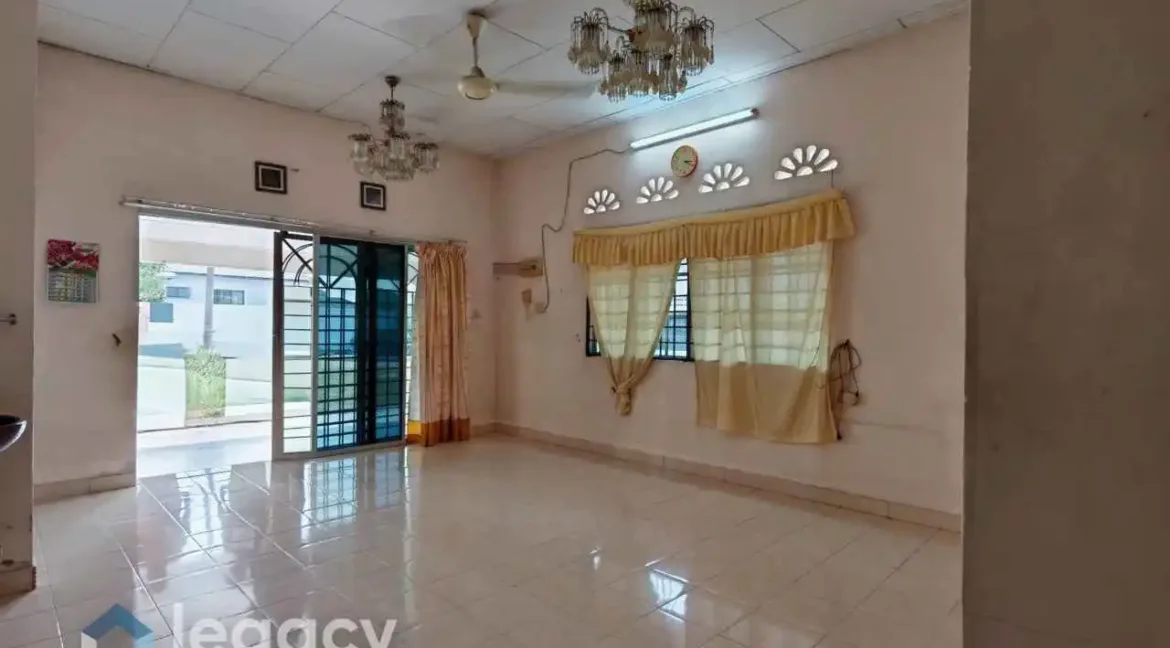 banglo-setingkat-untuk-dijual-di-kampung-serentang-bidor-perak-06