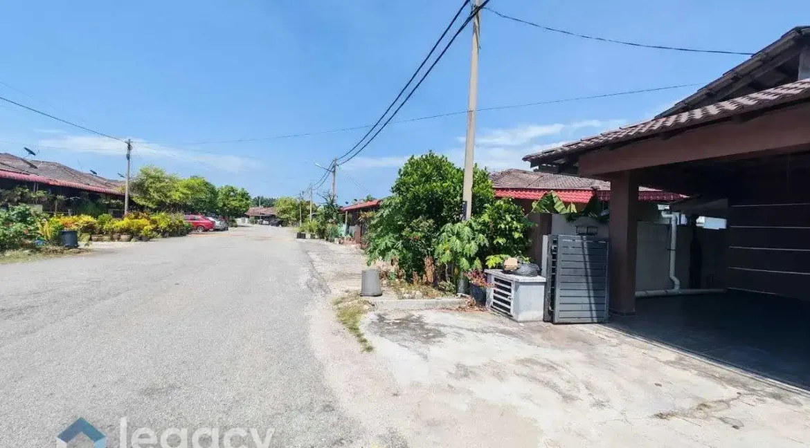 rumah-semi-d-untuk-dijual-di-taman-samudera-manjung-03