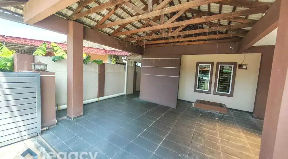 rumah-semi-d-untuk-dijual-di-taman-samudera-manjung-04