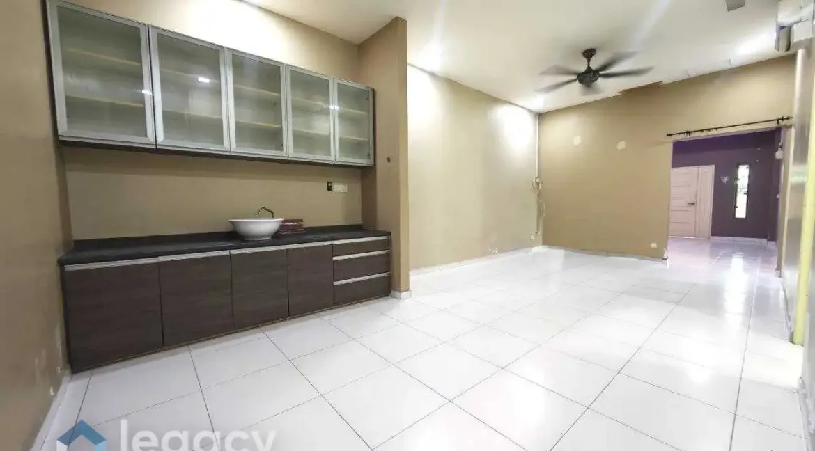 rumah-semi-d-untuk-dijual-di-taman-samudera-manjung-09