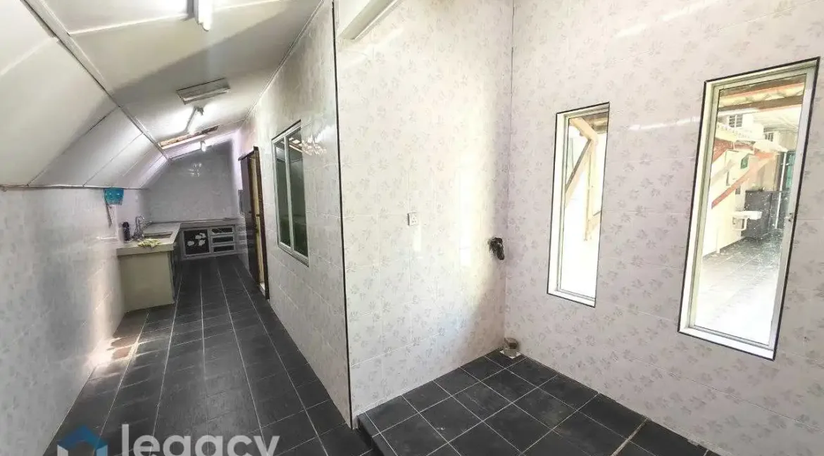 rumah-semi-d-untuk-dijual-di-taman-samudera-manjung-12
