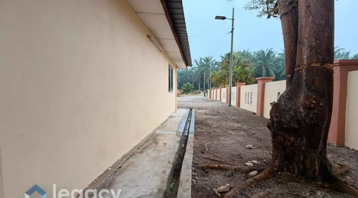 rumah-sesebuah-untuk-dijual-di-rpt-kampung-deralik-sitiawan-perak-12