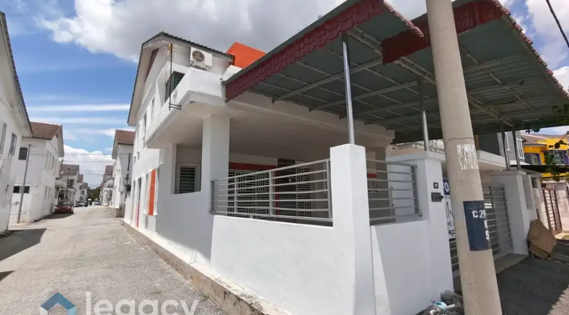 rumah-teres-2-tingkat-lakeville-seri-iskandar-04