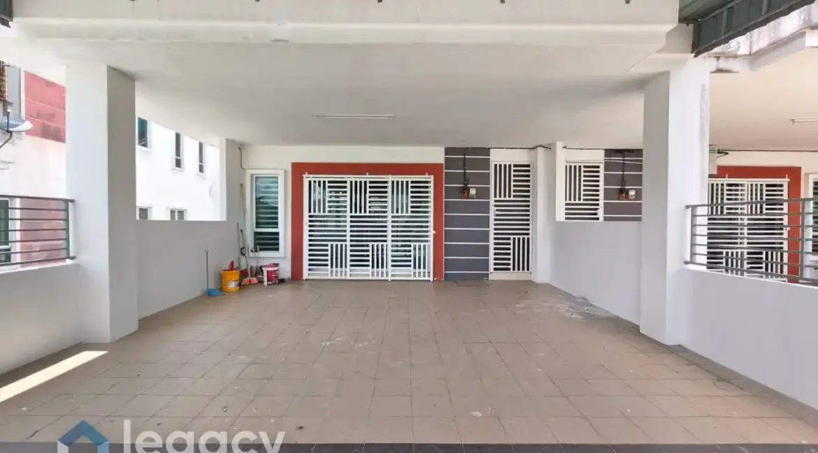 rumah-teres-2-tingkat-lakeville-seri-iskandar-06