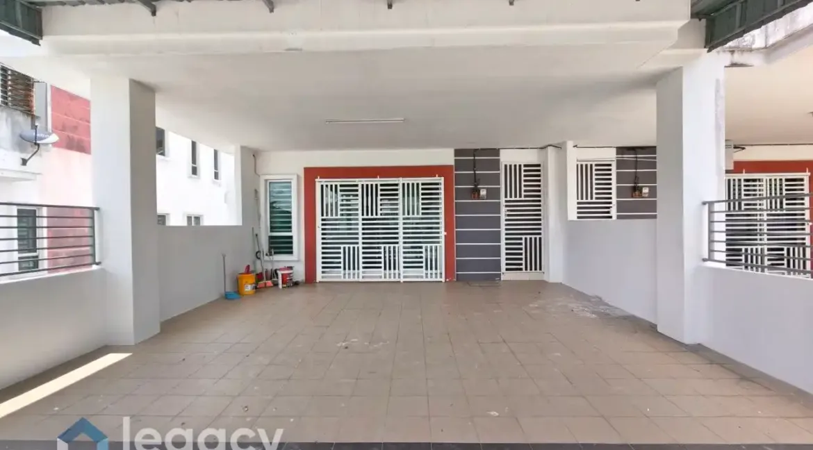 rumah-teres-2-tingkat-lakeville-seri-iskandar-07