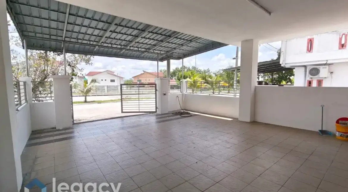 rumah-teres-2-tingkat-lakeville-seri-iskandar-09