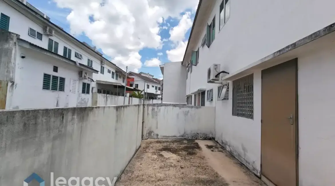 rumah-teres-2-tingkat-lakeville-seri-iskandar-14