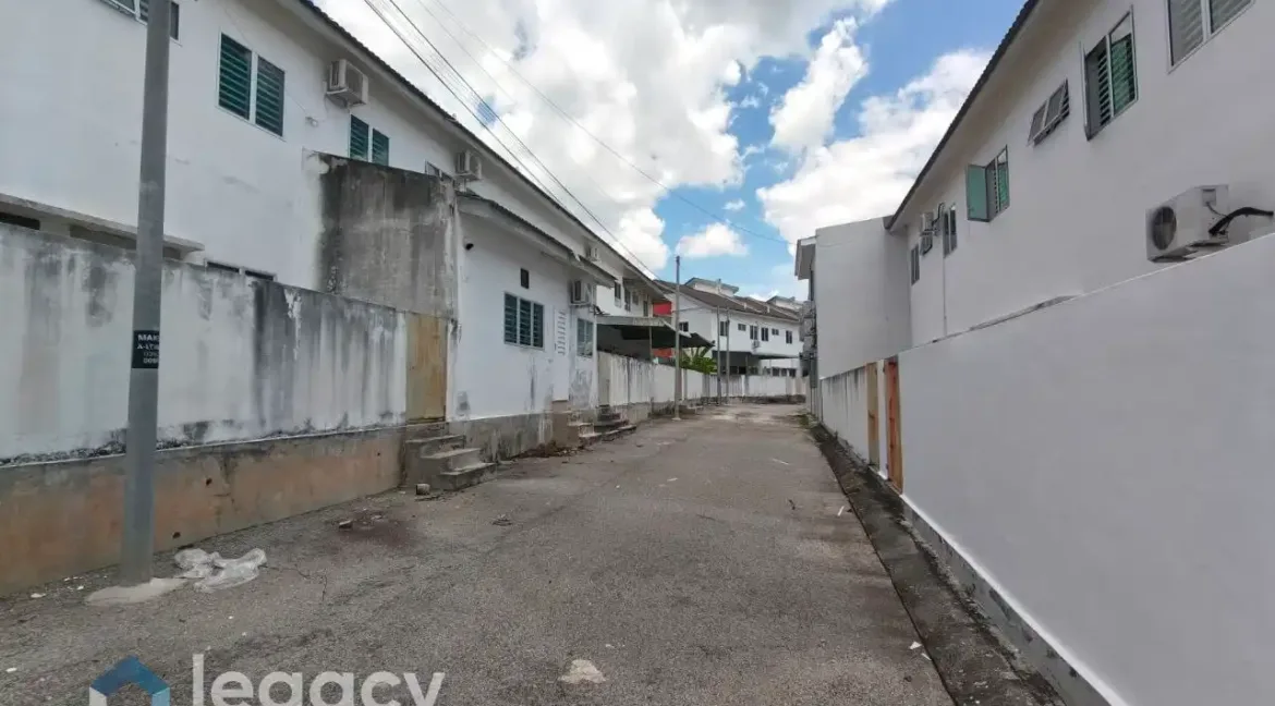 rumah-teres-2-tingkat-lakeville-seri-iskandar-15