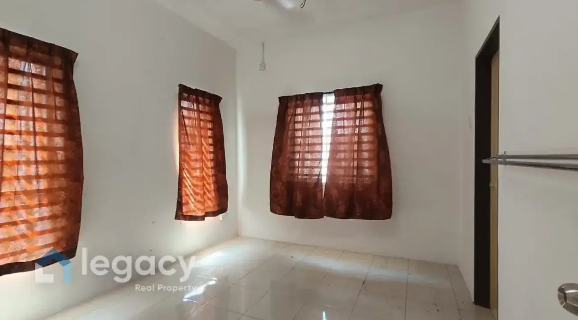 rumah-teres-2-tingkat-lakeville-seri-iskandar-16