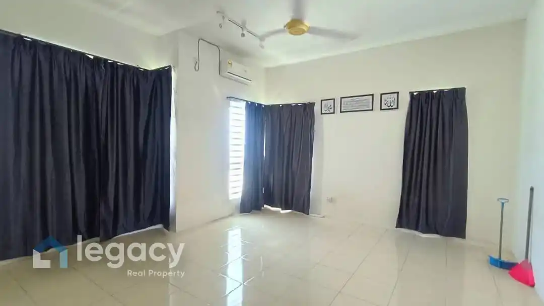 rumah-teres-2-tingkat-lakeville-seri-iskandar-18