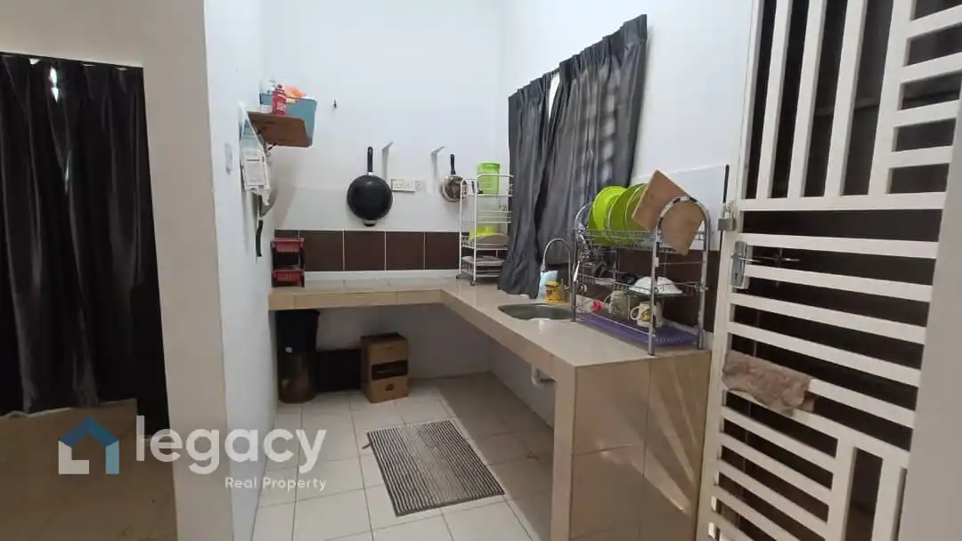 rumah-teres-2-tingkat-lakeville-seri-iskandar-23