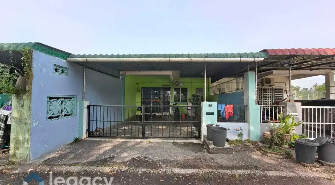 Rumah teres setingkat untuk dijual di Taman Raia Damai, Simpang Pulai, Perak