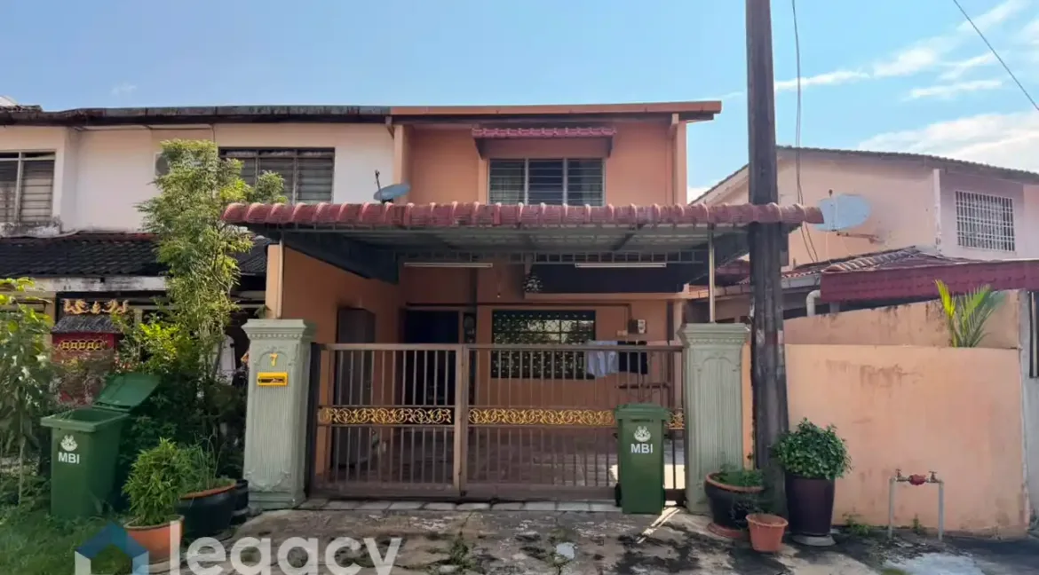 Teres dua tingkat untuk dijual di Taman Silibin, Ipoh, Perak