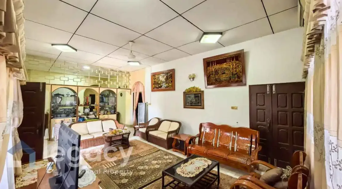 banglo-setingkat-untuk-dijual-taman-serdang-sitiawan-03