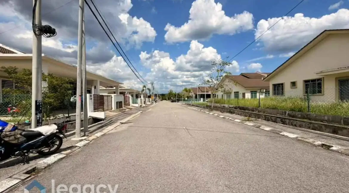 rumah-semi-d-setingkat-untuk-dijual-di-taman-metro-maya-batu-gajah-perak-06