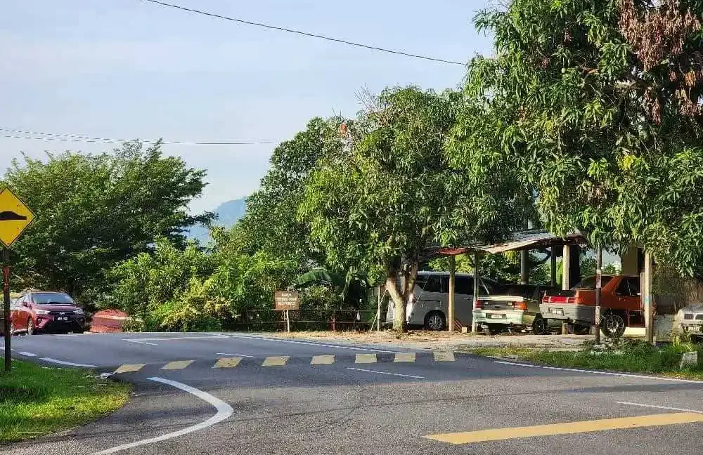 rumah-sewa-2-pintu-untuk-dijual-di-kampung-manjoi-ipoh-02