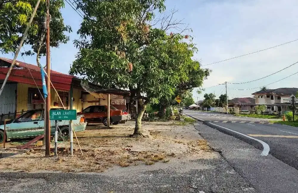 rumah-sewa-2-pintu-untuk-dijual-di-kampung-manjoi-ipoh-04