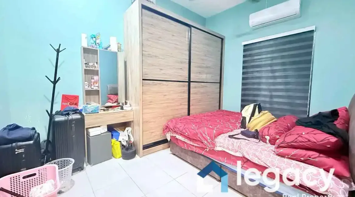 rumah-teres-cluster-1-tingkat-untuk-dijual-di-taman-kinding-flora-tanjung-rambutan-08
