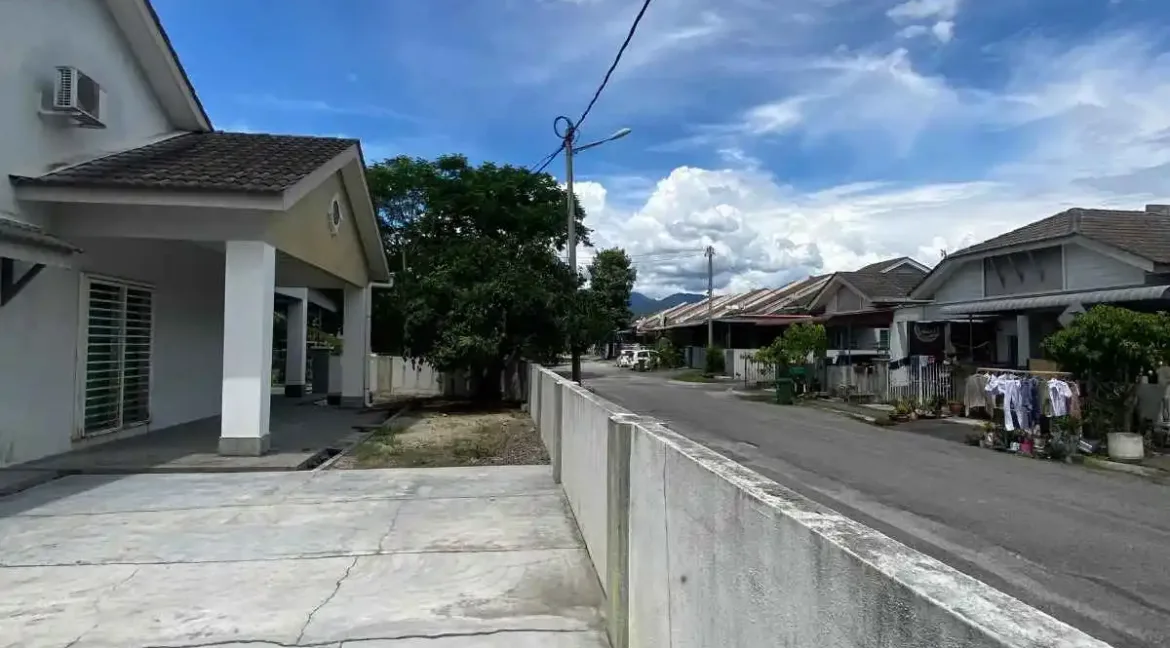rumah-teres-setingkat-corner-lot-taman-chemor-ria-chemor-05