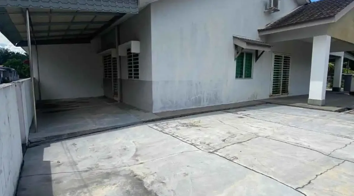 rumah-teres-setingkat-corner-lot-taman-chemor-ria-chemor-07