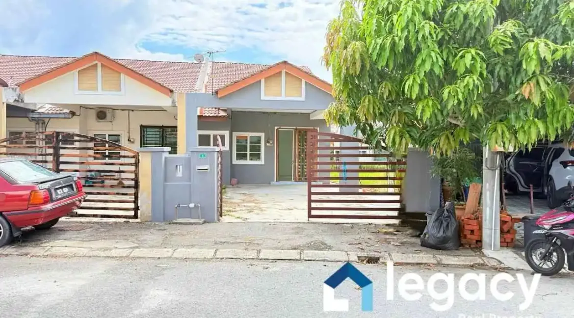 Rumah teres setingkat endlot untuk dijual di Taman Puncak Bougainvillea, Kuala Kangsar, Perak