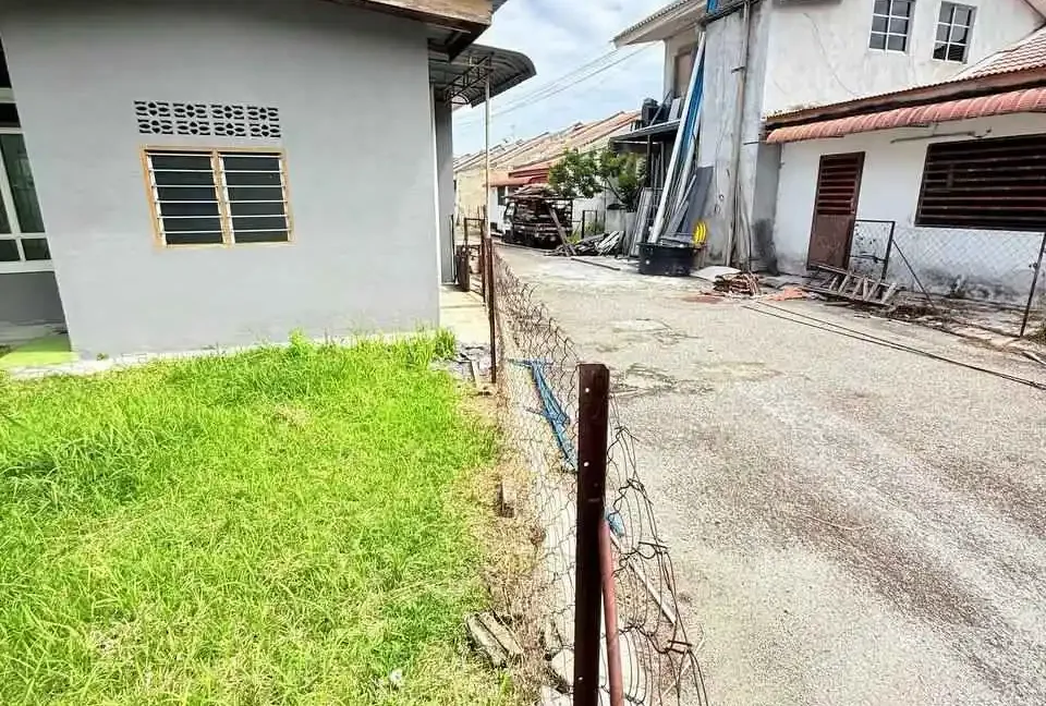 rumah-teres-setingkat-end-lot-untuk-dijual-di-taman-puncak-bougainvillea-kuala-kangsar-11