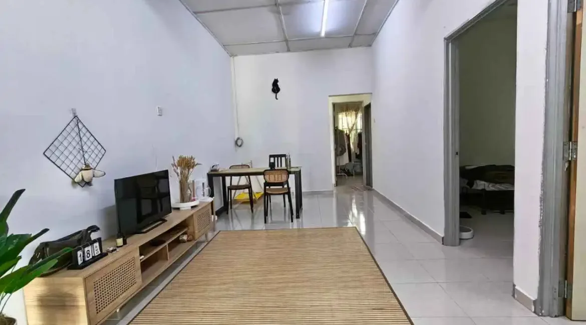 rumah-teres-setingkat-taman-mewah-kamunting-05