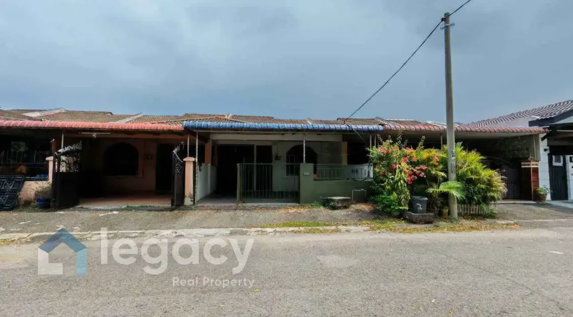 Rumah teres setingkat untuk dijual di Taman Klebang Restu, Chemor, Perak