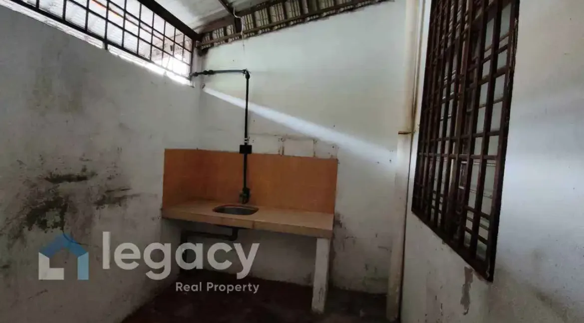 rumah-teres-setingkat-untuk-dijual-di-klebang-restu-chemor-08