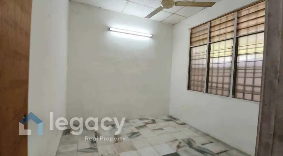 rumah-teres-setingkat-untuk-dijual-di-klebang-restu-chemor-14