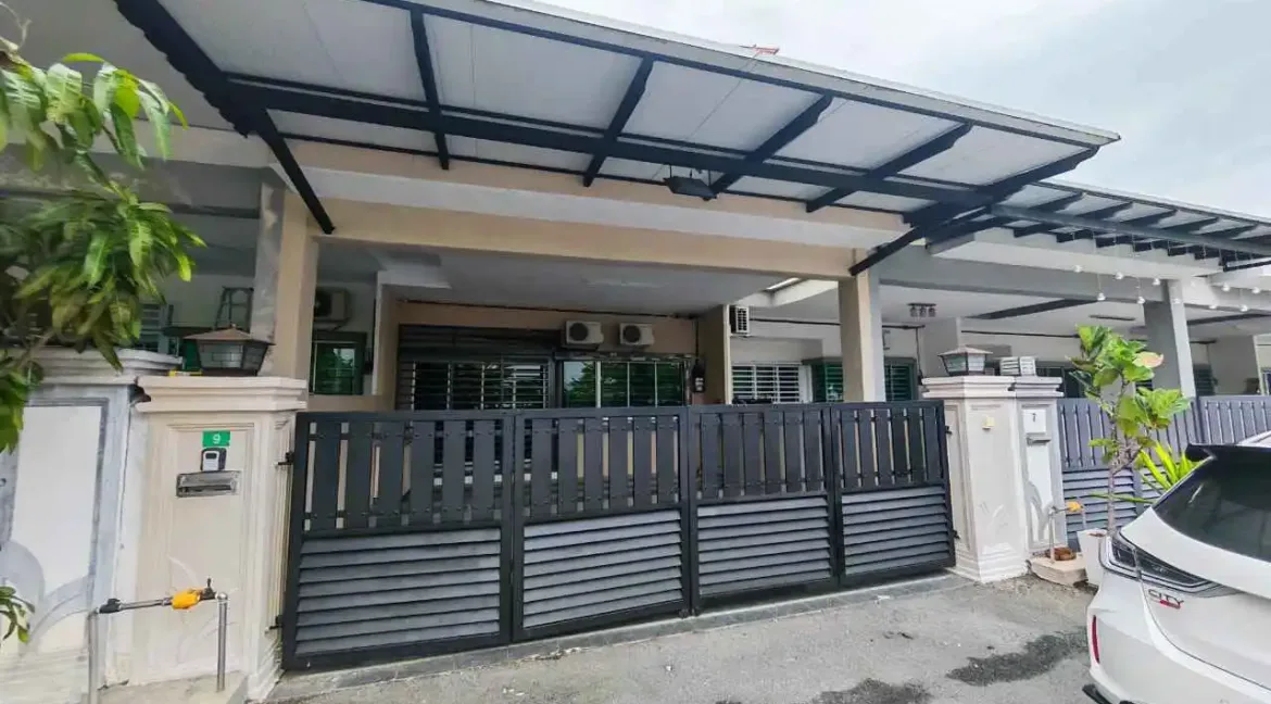 Rumah teres setingkat untuk dijual di Taman Lapangan Kiara, Ipoh, Perak