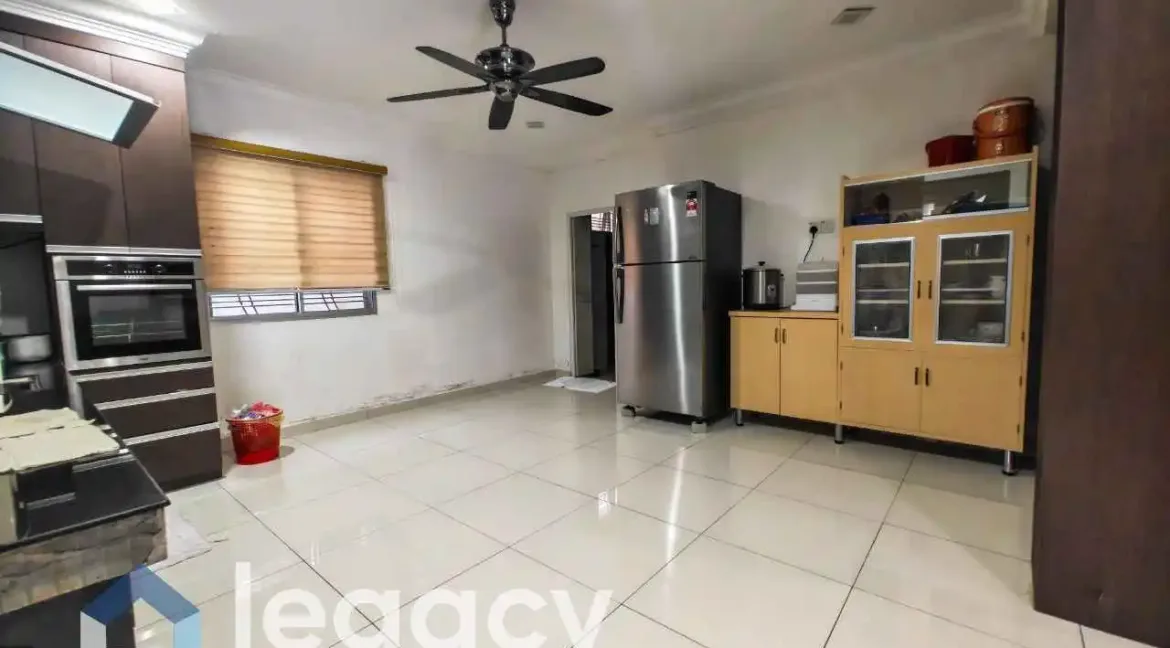 semi-d-2-tingkat-untuk-dijual-taman-bintang-sitiawan-09