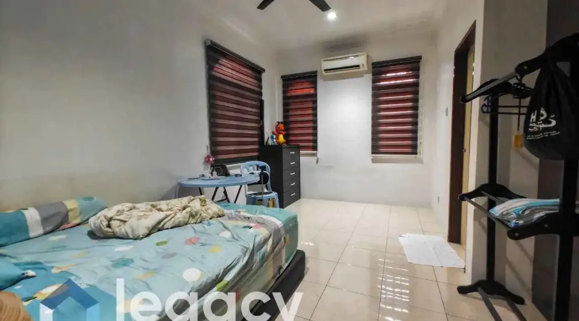 semi-d-2-tingkat-untuk-dijual-taman-bintang-sitiawan-12