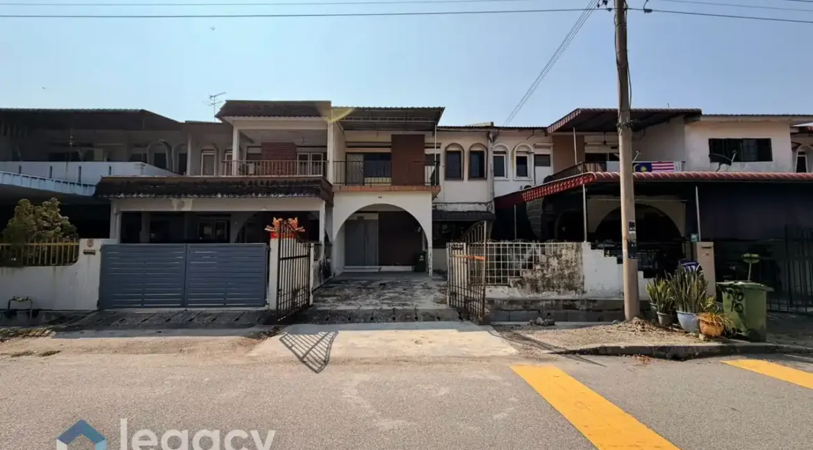 teres-2-tingkat-untuk-dijual-di-taman-tasek-damai-ipoh-03