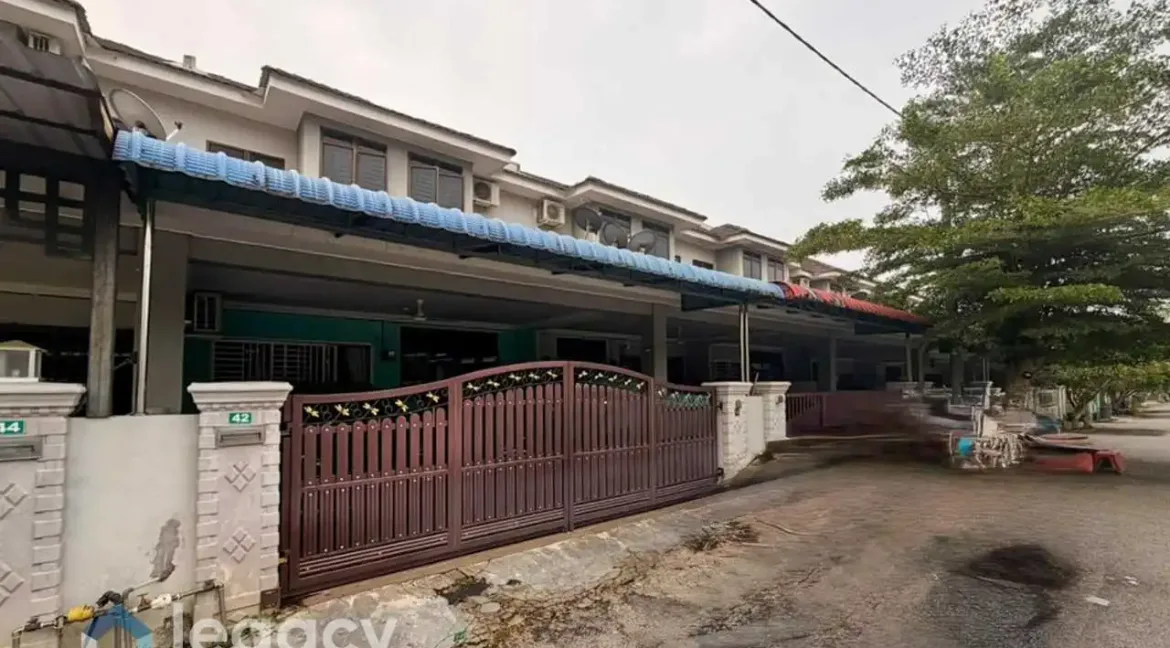 Teres dua tingkat untuk dijual di Taman Bunga Raya, Kuala Kangsar, Perak