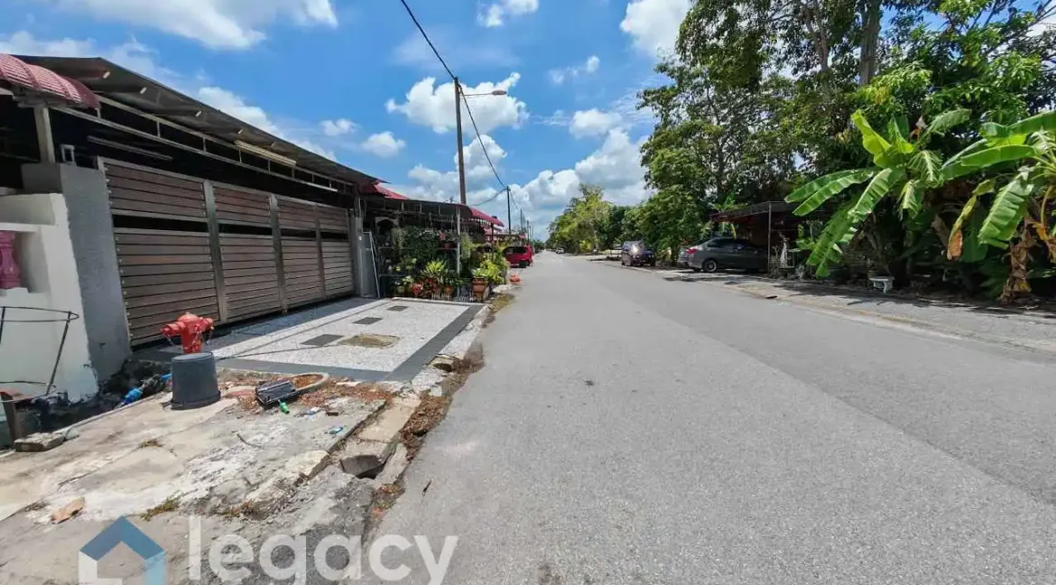 teres-setingkat-untuk-dijual-di-fasa-2i-seri-manjung-03-1