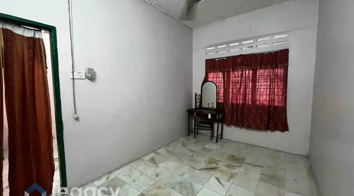 teres-setingkat-untuk-dijual-di-taman-desa-aman-teluk-intan-perak-12