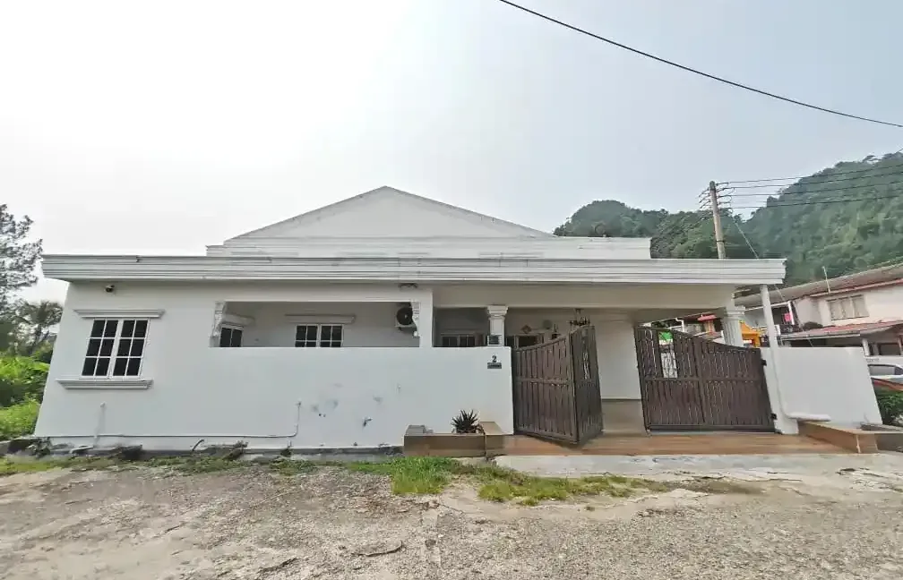 Rumah teres 2 tingkat untuk dijual di Lintasan Bercham Timur, Ipoh, Perak