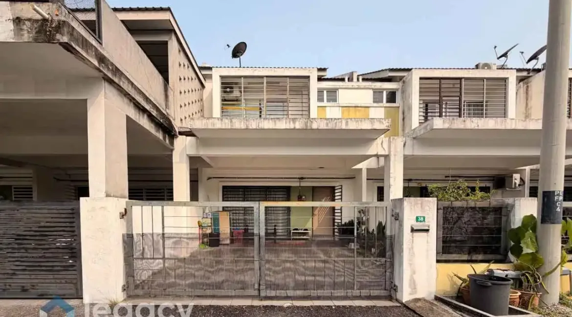 Rumah teres 2 tingkat untuk dijual di Bandar Universiti, Seri Iskandar, Perak
