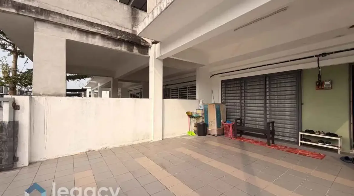 teres-2-tingkat-untuk-dijual-bandar-universiti-seri-iskandar-07