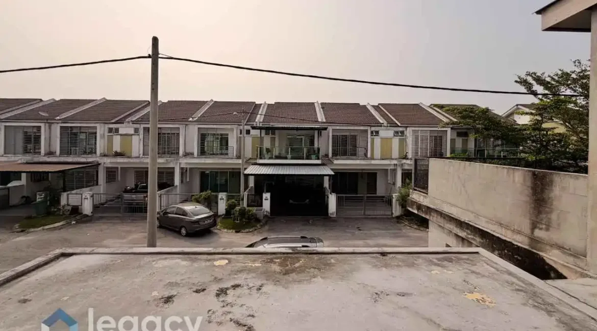 teres-2-tingkat-untuk-dijual-bandar-universiti-seri-iskandar-26