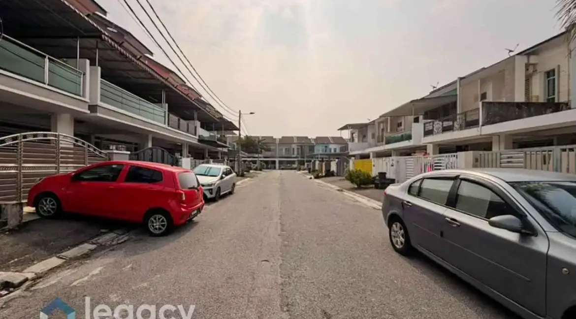 teres-3-tingkat-untuk-dijual-di-anjung-bercham-megah-ipoh-08