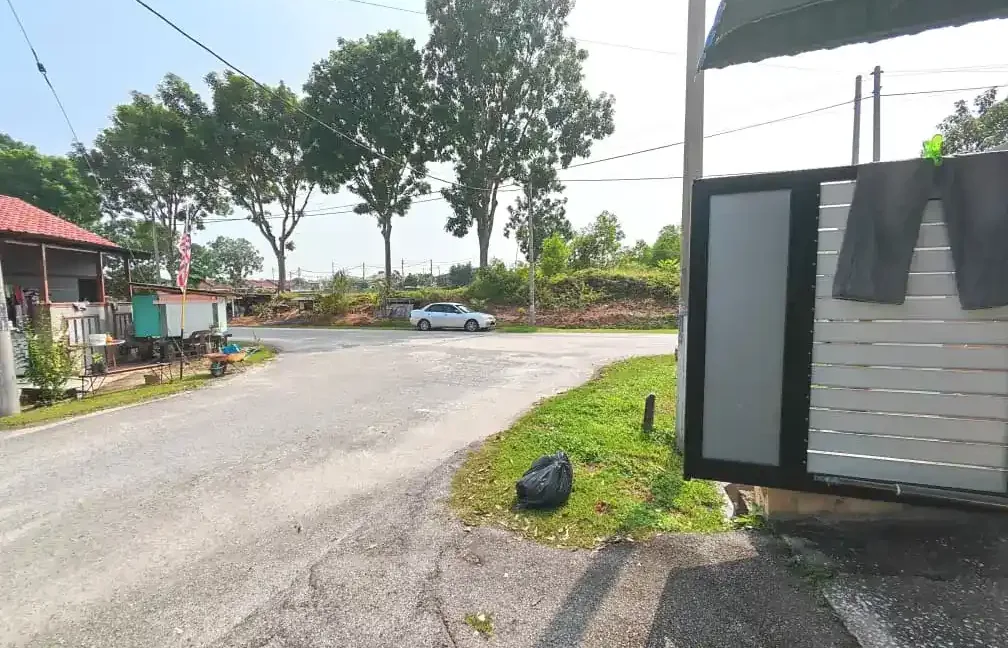 teres-setingkat-corner-lot-untuk-dijual-di-bemban-mesra-batu-gajah-03